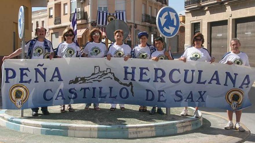 La alcaldesa de Sax construirá la fuente prometida tras el ascenso del Hércules