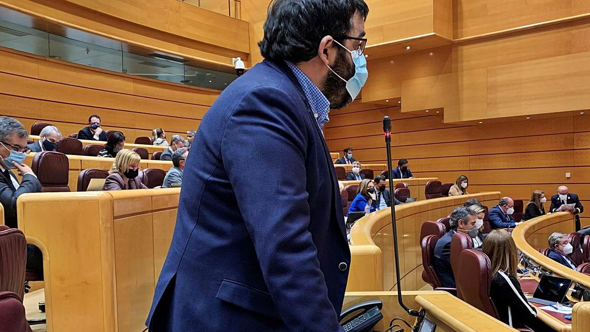 El Senador Vidal durante su dura intervención de ayer en el Senado contra el Gobierno. | MÉS