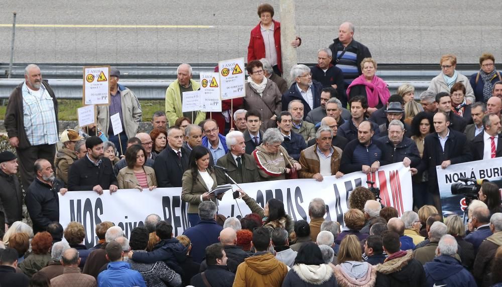 Mos se planta contra la paralización de las obras de la A-55 // R. Grobas