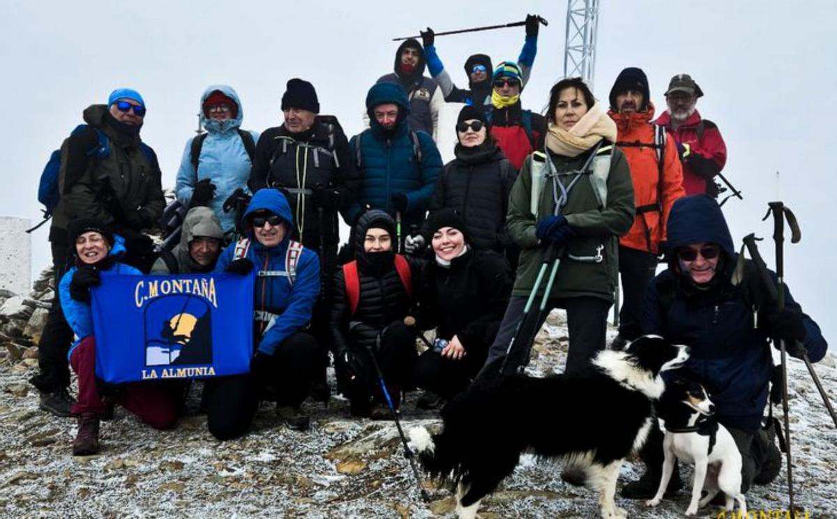 La temporada arrancó con el ascenso al Pico del  Rayo.