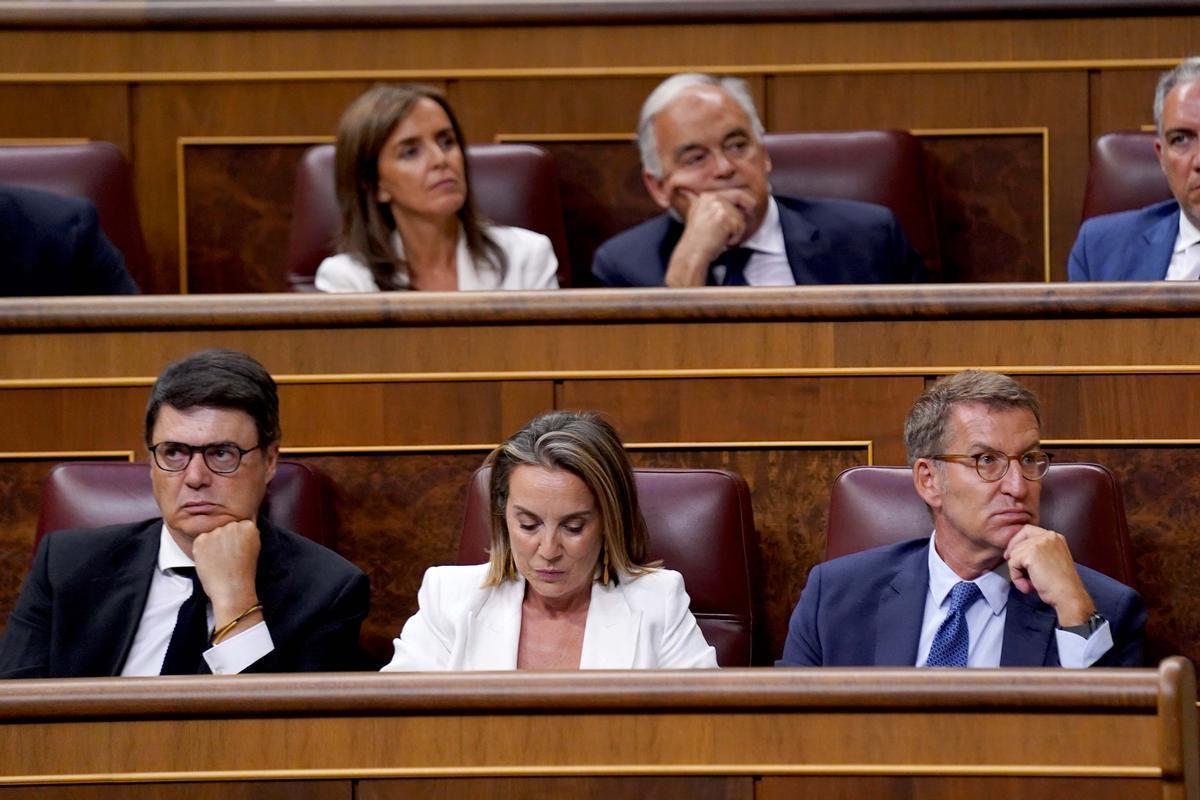 Alberto Núñez Feijóo junto a Cuca Gamarra en la sesión constitutiva de las Cortes.