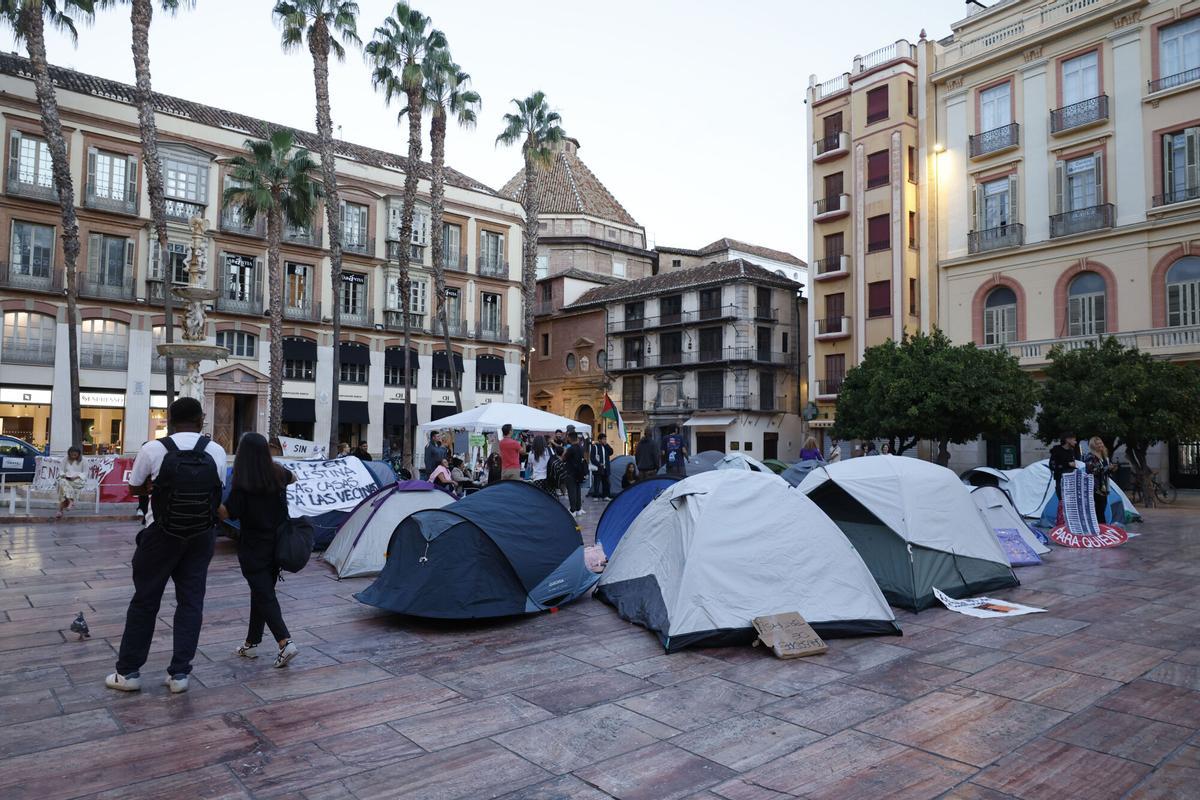 Imagen de la acampada este martes por la mañana en la plaza de la Constitución.