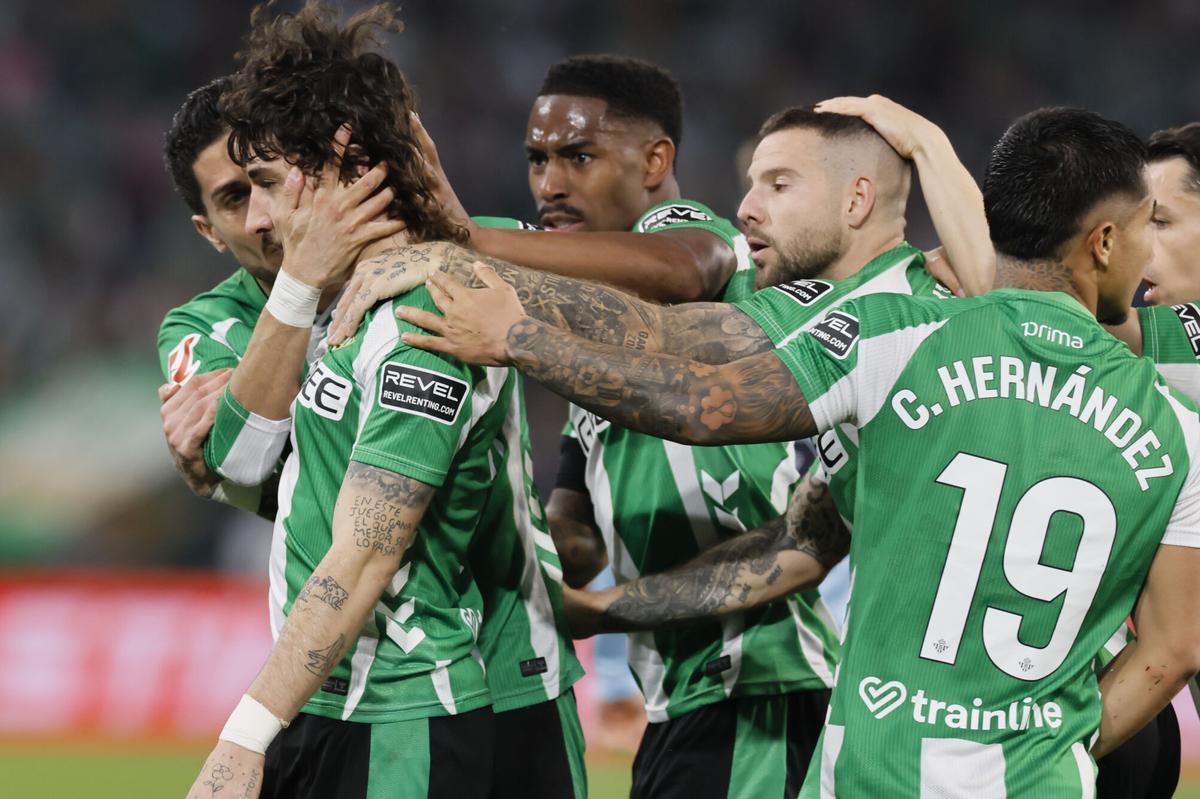 Bellerín celebra su gol en el partido de la jornada 28 entre Betis y Celta de LaLiga en La Cartuja