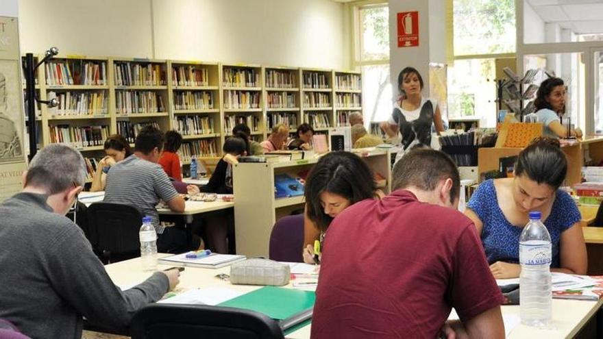 x a Catalá que busque una solució per a obrir les biblioteques 24 hores