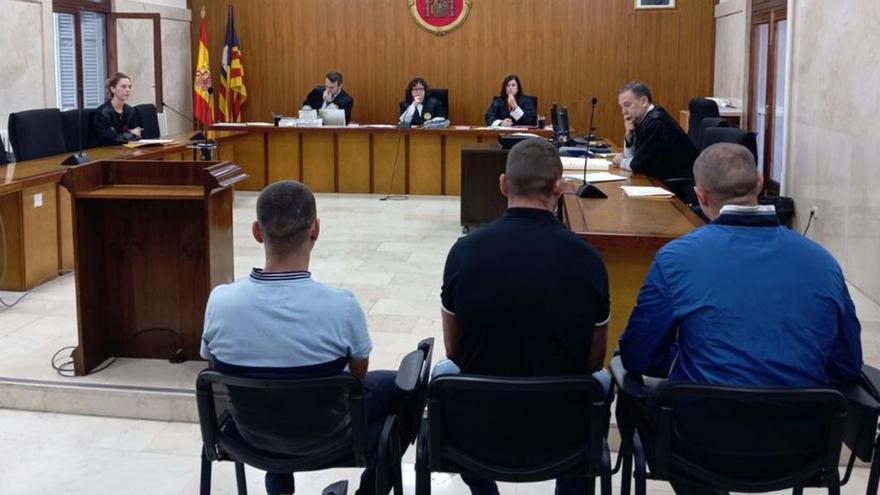 Condenados tres ladrones profesionales por desvalijar una decena de pisos en Palma