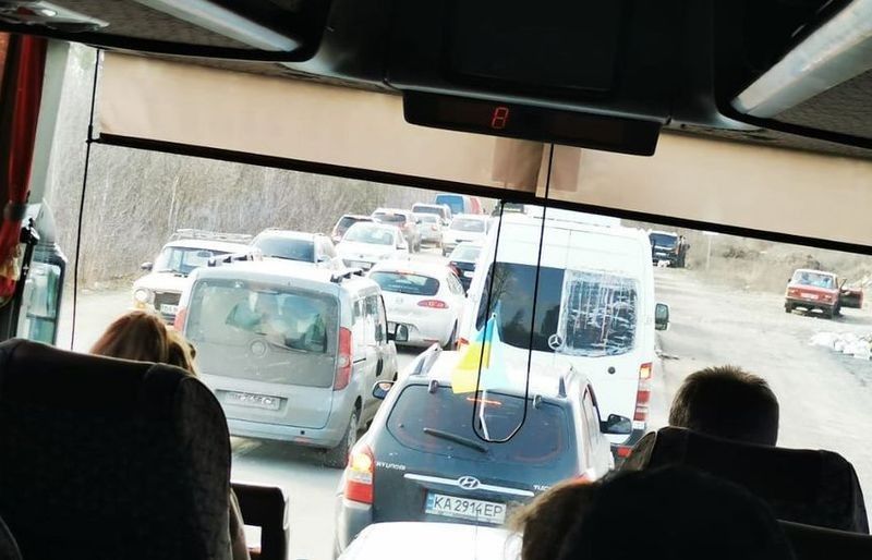 Uno de los autocares del convoy de españoles rumbo a Polonia