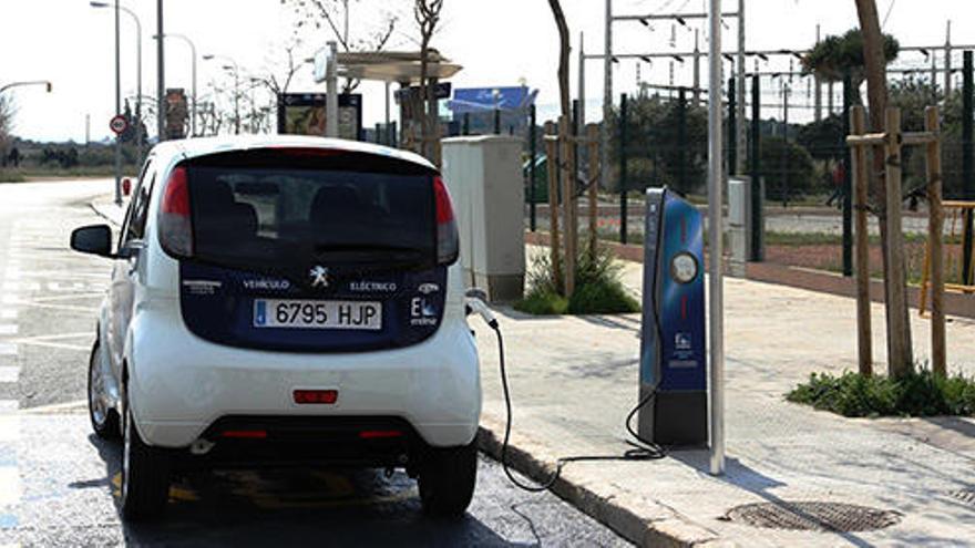 Los coches eléctricos disponen ya de 200 electrolineras en Mallorca