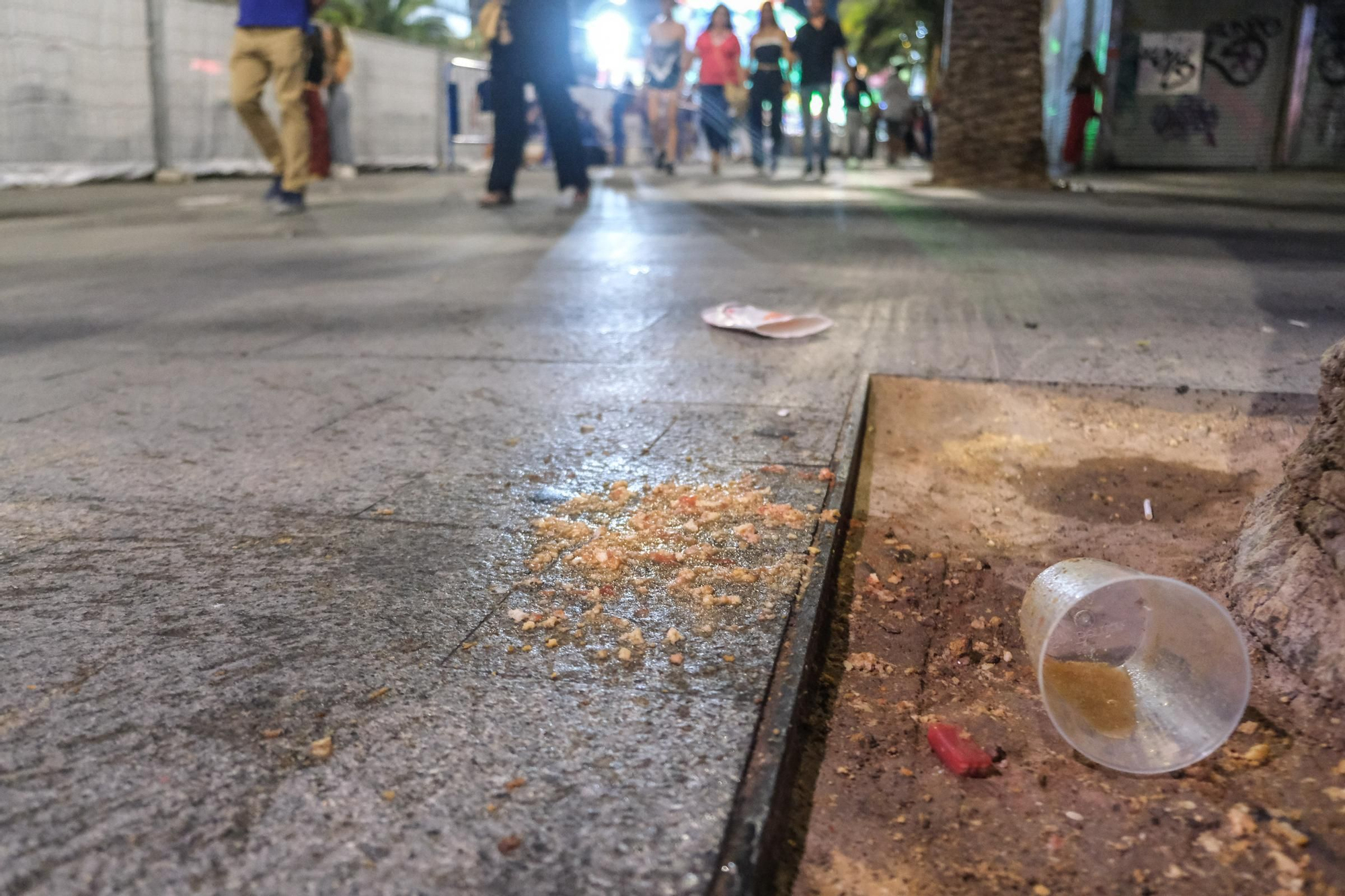 Galería de fotos: así es salir de fiestas en Hogueras de Alicante
