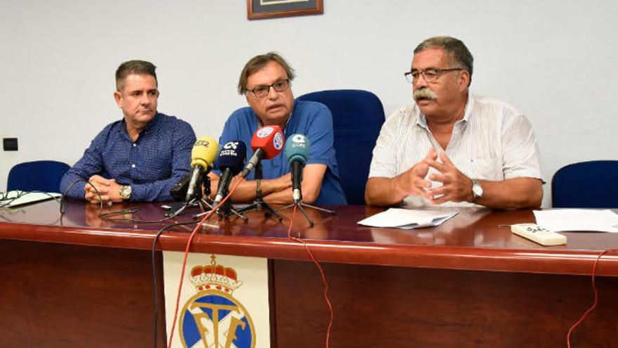 Andrés Clavijo, Ramón Hernández y Pedro Rodríguez Zaragoza, durante la presentación del proyecto.