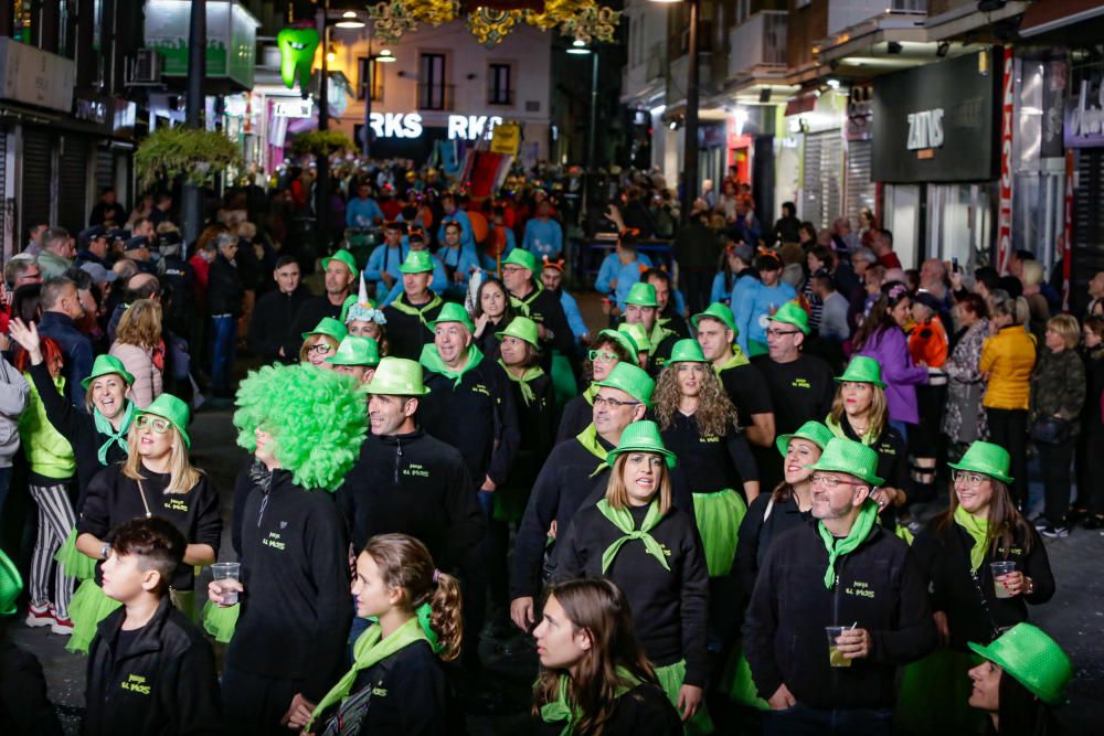 Fiestas Mayores Patronales de Benidorm: Un río de peñas y festeros.