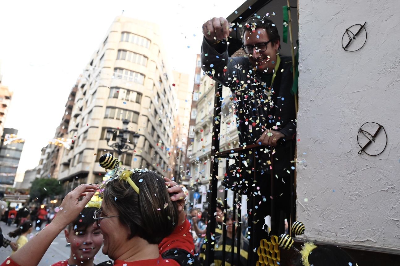 Desfile de collas y carros