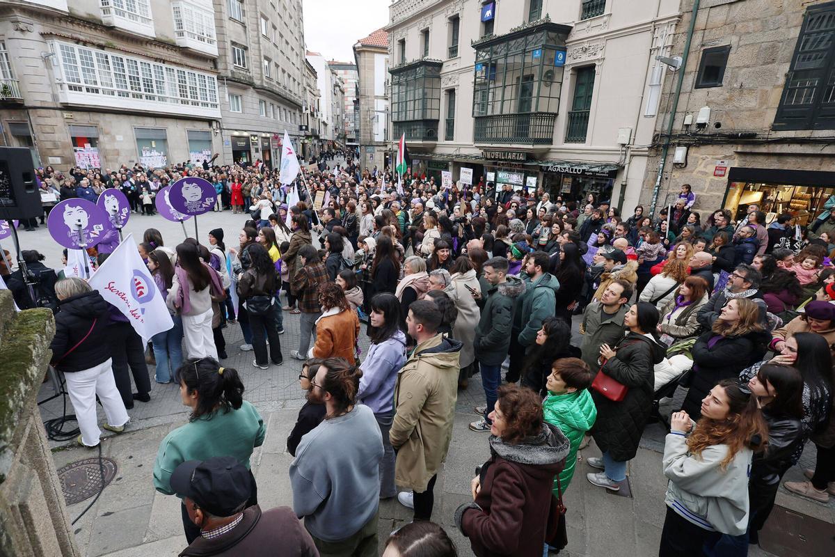 El 8 de marzo, Día Internacional de la Mujer, se celebró en Pontevedra con la participación de miles de personas y dos manifestaciones.