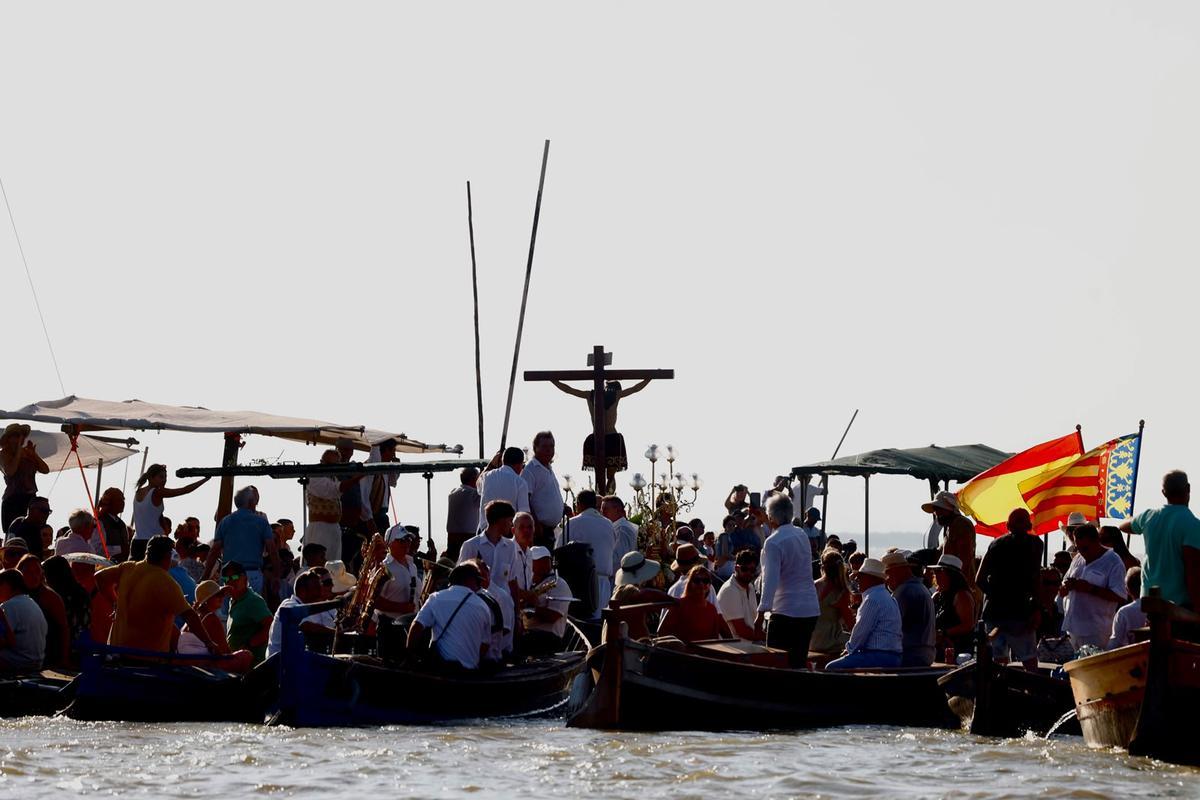 Homenaje al Cristo de la Salud en el 50 aniversario de su romería por l'Albufera