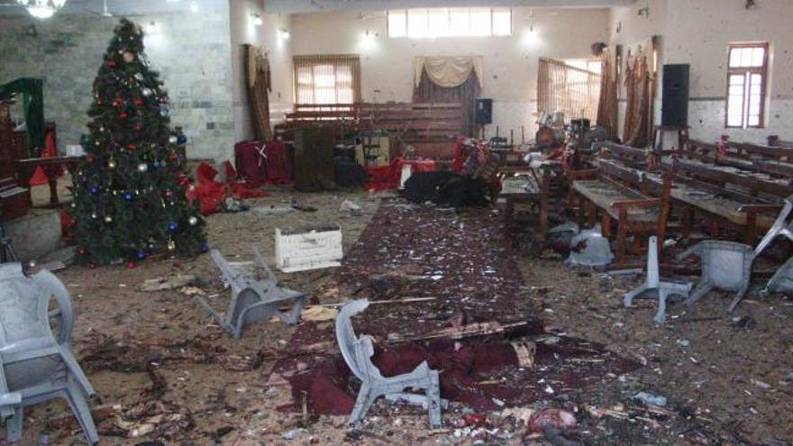 Al menos ocho personas fallecidas en el ataque a una iglesia en Pakistan