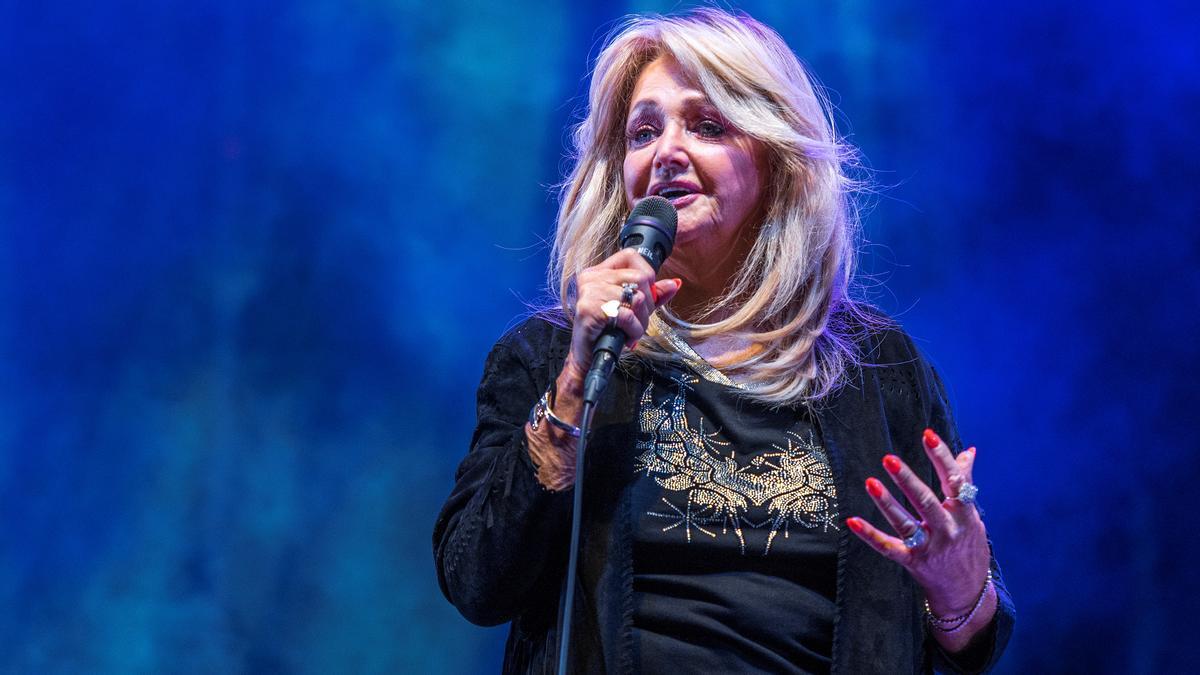 Bonnie Tyler, durante su actuación del sábado en Cambrils