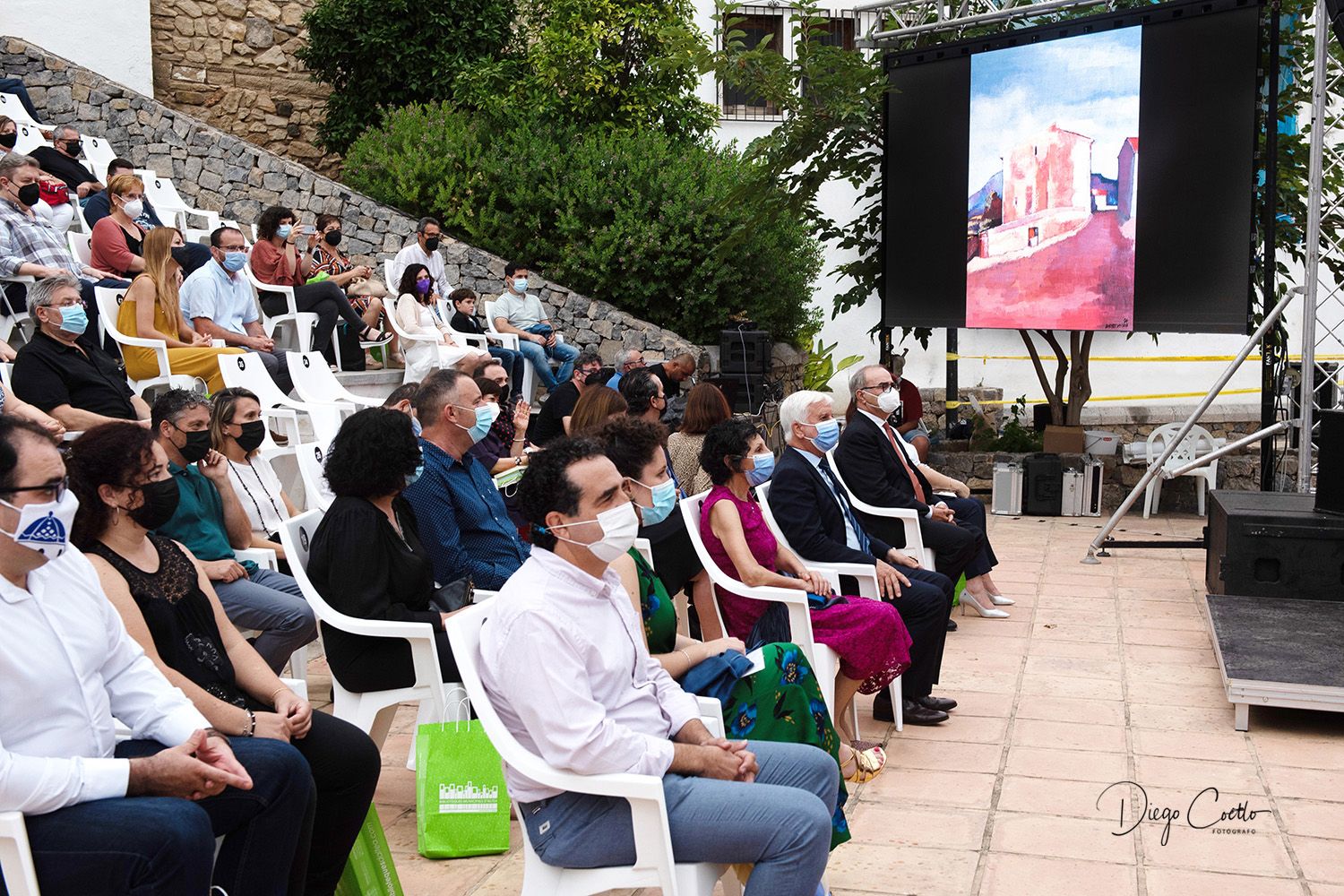 Altea entrega sus premios de Literatura i Investigació 2021 en un acto acompañado por la lluvia