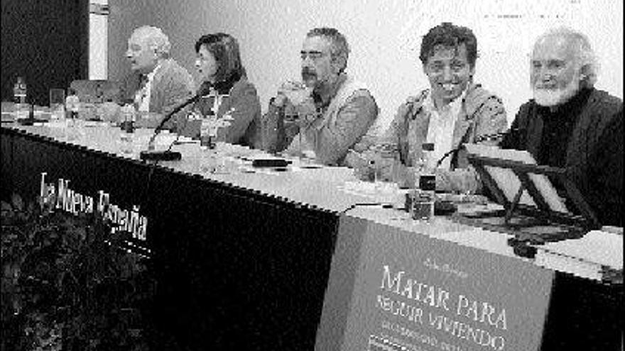 Por la izquierda, Rodríguez-Vigil, Ana Rosa Migoya, García Valledor, Ismael González Arias y Celso Peyroux.