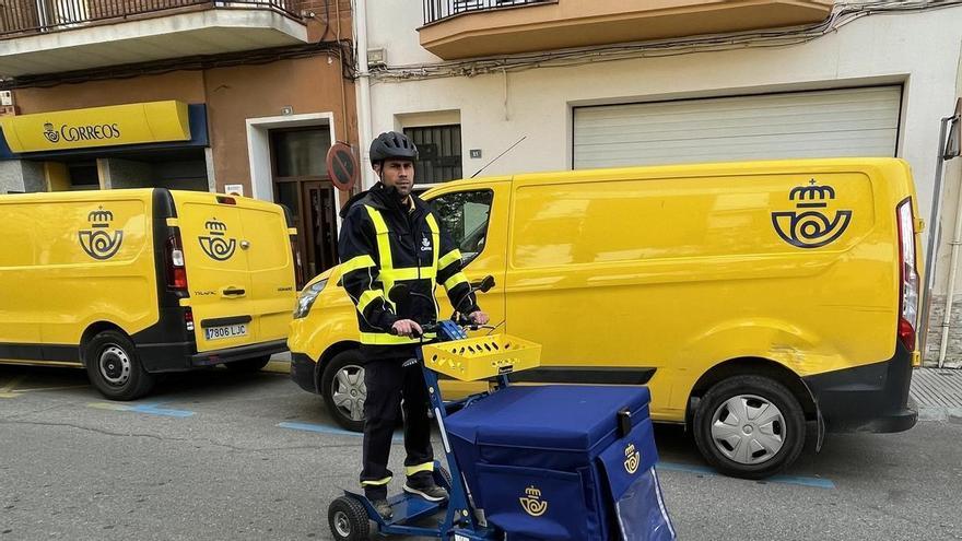 Correus prova a Girona i Figueres un nou carro de repartiment assistit