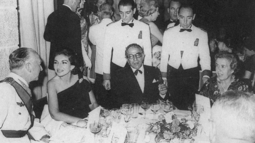Maria Callas y Aristóteles Sócrates Onassis en el hotel Son Vida.