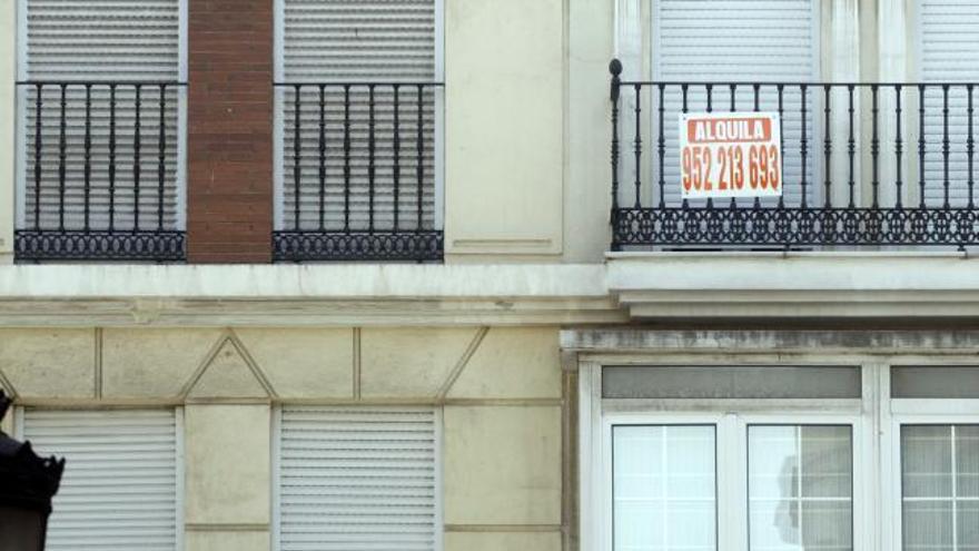 El decreto de vivienda enfrenta a la Junta con el mercado inmobiliario