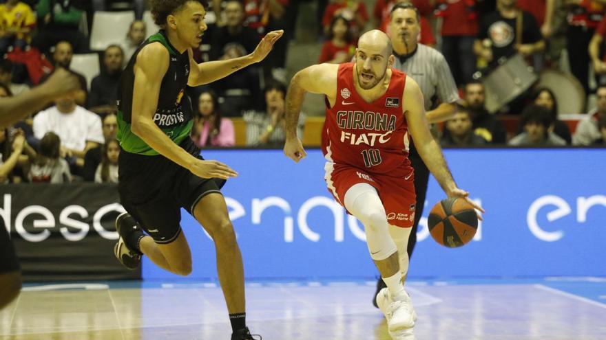 Quino Colom durant una acció del partit de dimarts a Fontajau. | ANIOL RESCLOSA