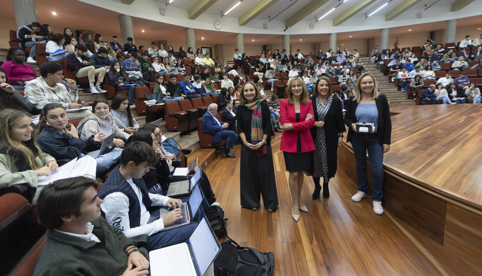 Clausura de "La Asturias que funciona", junto a Soraya del Portillo, creadora de la app "Chiara"