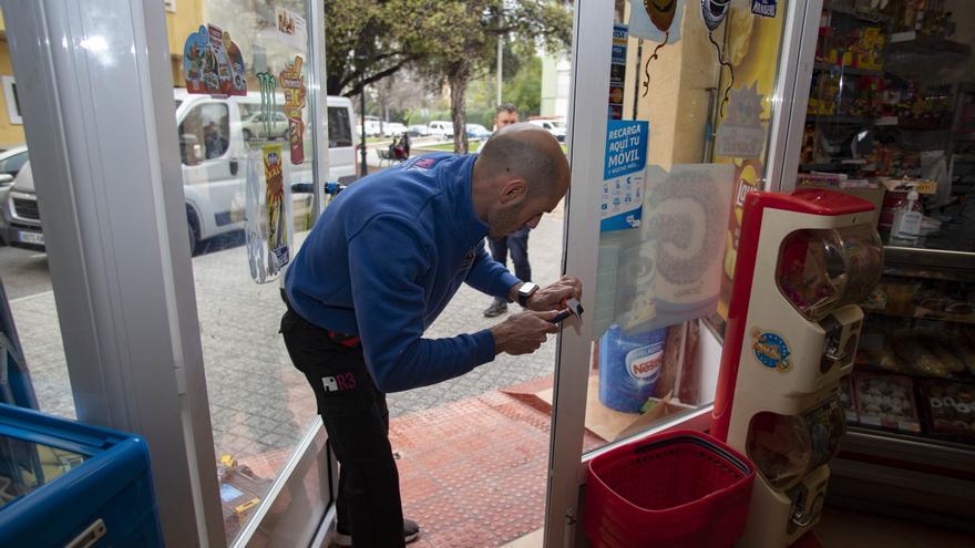 El atracador que atemorizó a los comercios de Xàtiva se enfrenta a 10 años de prisión