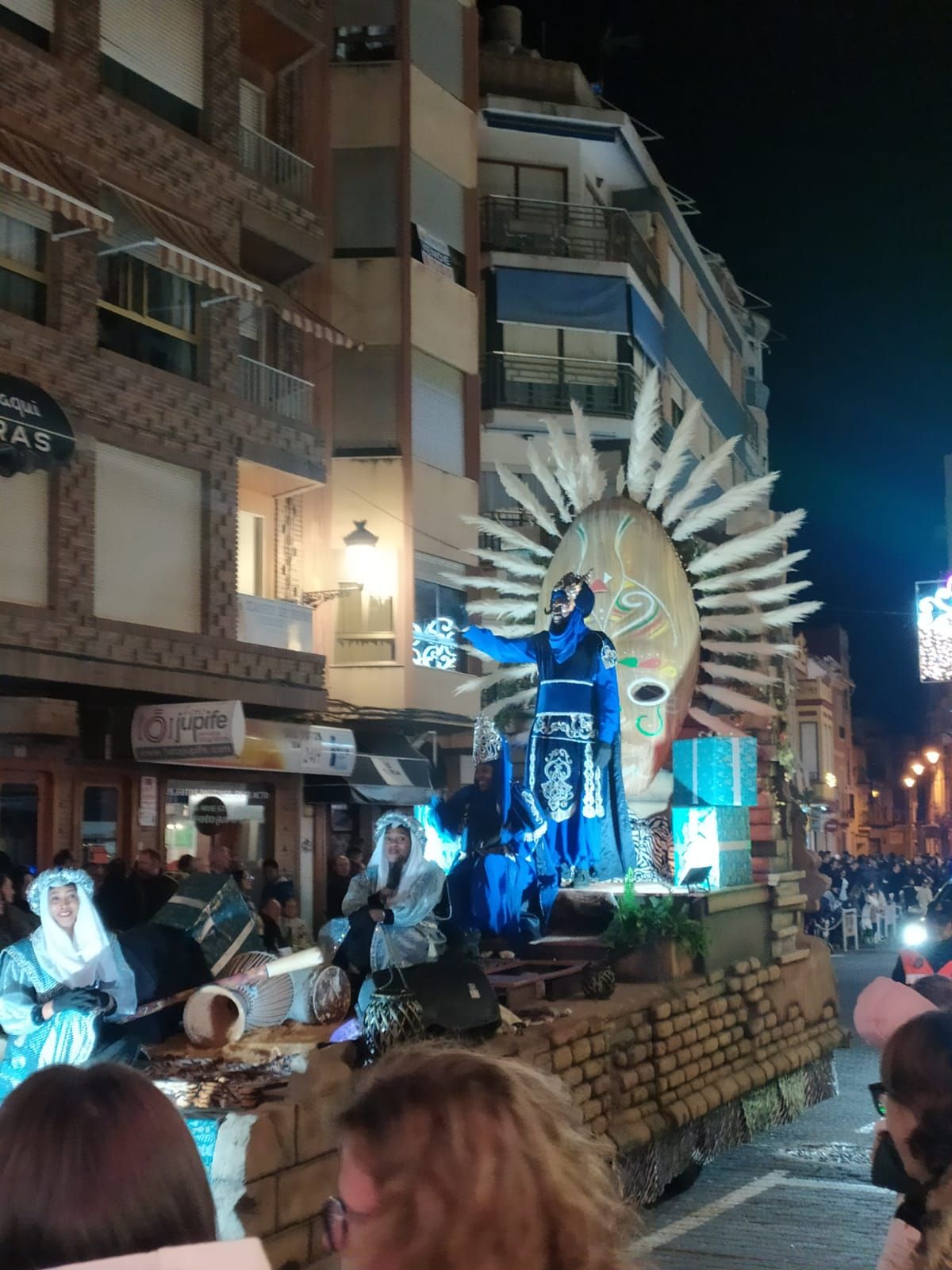 Los Reyes Magos reparten ilusión por los pueblos de la Ribera