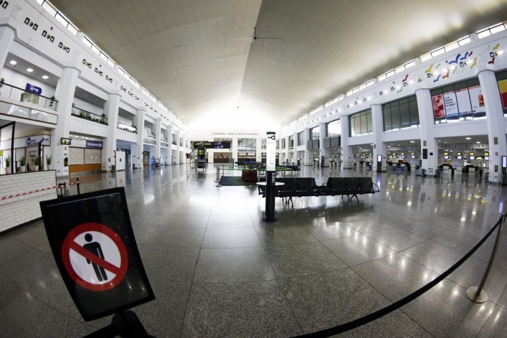 El Aeropuerto de Málaga completamente vacío por el coronavirus.