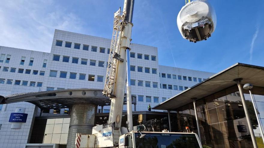 Espectacular operativo para instalar la nueva resonancia magnética en el San Agustín de Avilés