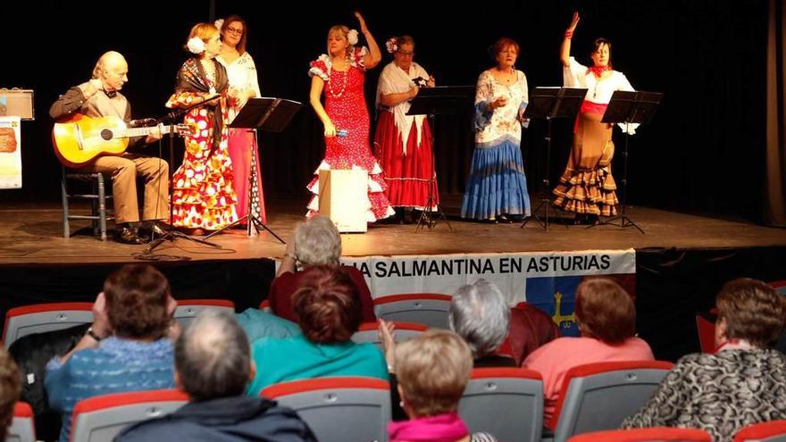 Un momento de la inauguración de la Semana salmantina, ayer en La Calzada.