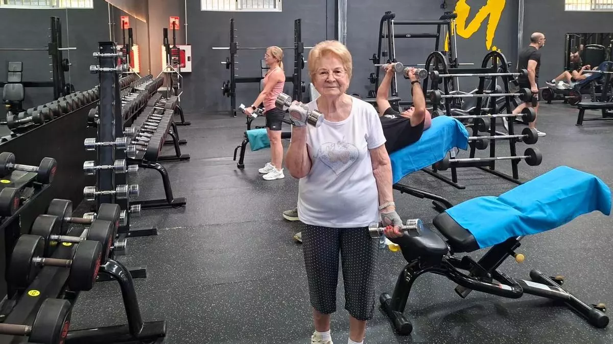 La nueva generación sénior rompe estereotipos: del gimnasio y los viajes al reto de las pensiones y la dependencia