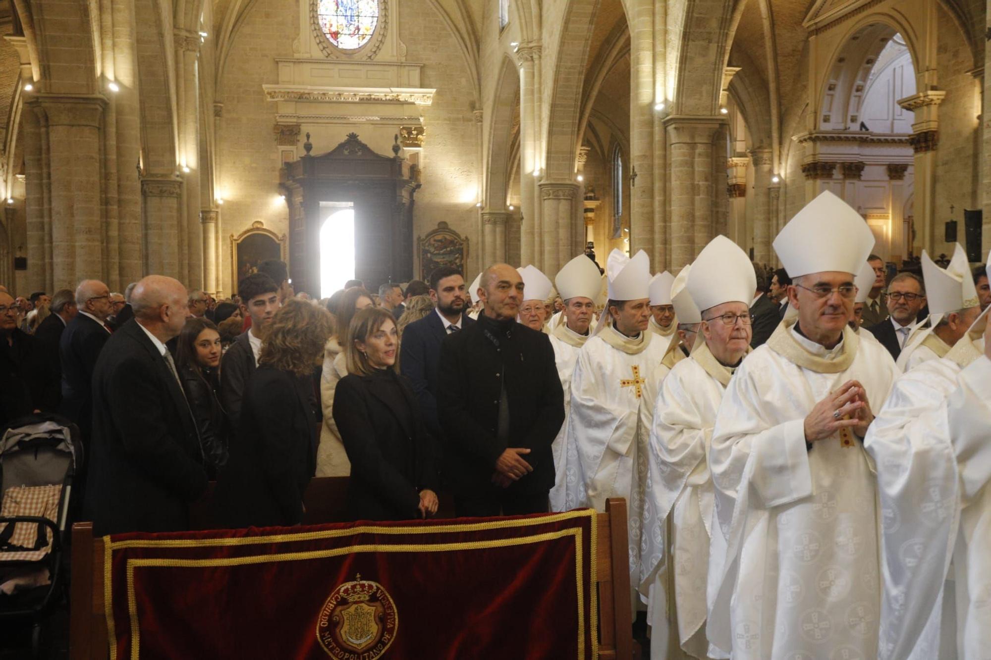 El nuevo arzobispo de València toma posesión en la catedral