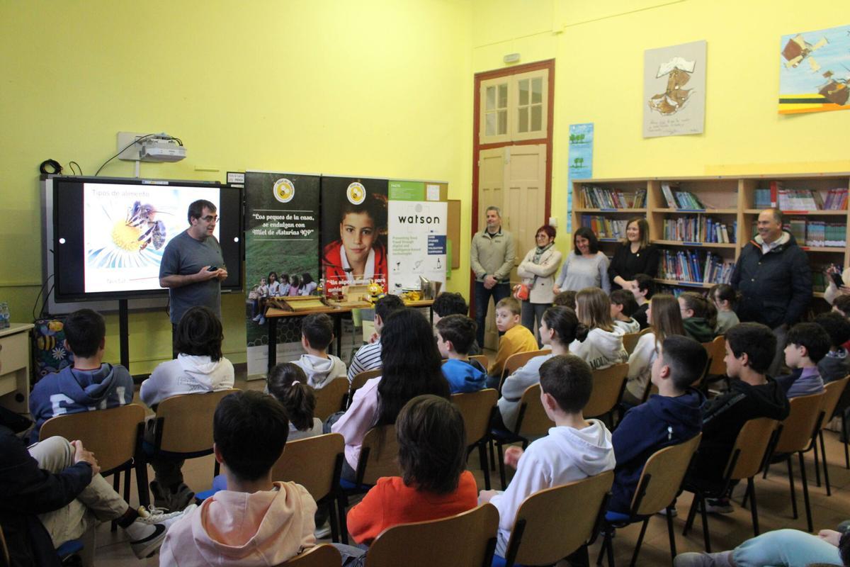 Charla IGP Miel Asturias en el colegio Liceo Mierense