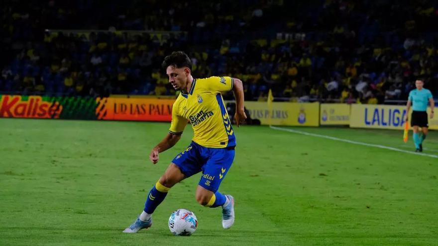 Oficial: Iván Gil se marcha de la UD Las Palmas traspasado al Eibar y se reencontrará con Pejiño