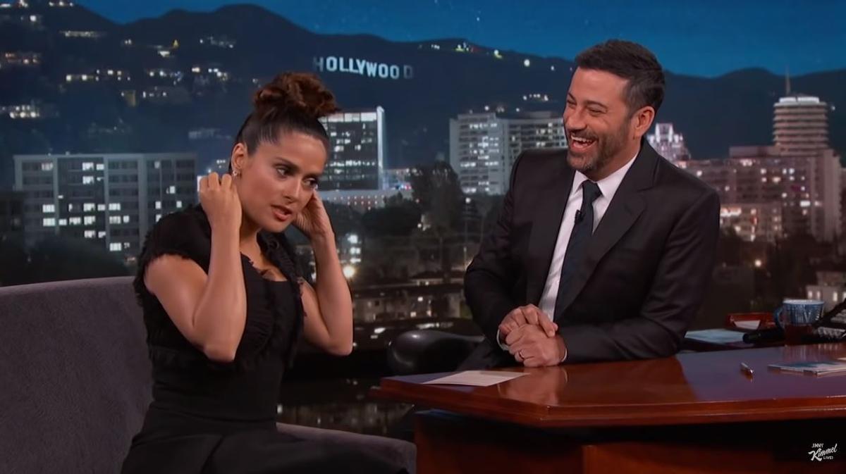 Salma Hayek y Jimmy Kimmel en mitad de la divertida entrevista