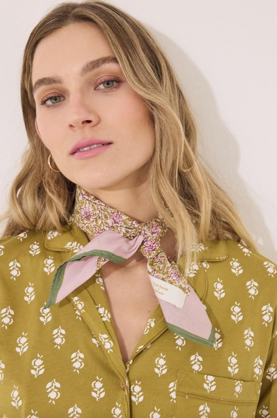 Pañuelo para cuello de flores