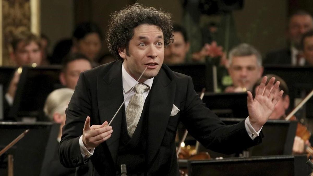 Gustavo Dudamel al frente de la Orquesta Filarmónica de Viena en el Concierto de Año Nuevo del 2017.