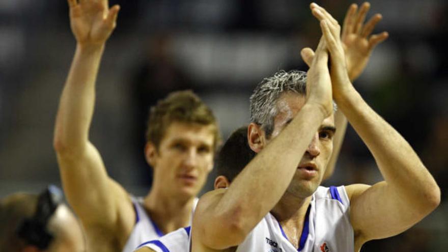 Guillermo Rejón y Doellman agradecen al apoyo de la afición tras el partido.