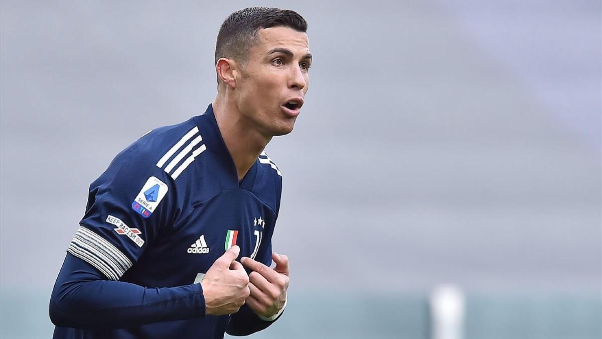 Cristiano Ronaldo protesta durante el partido ante el Benevento