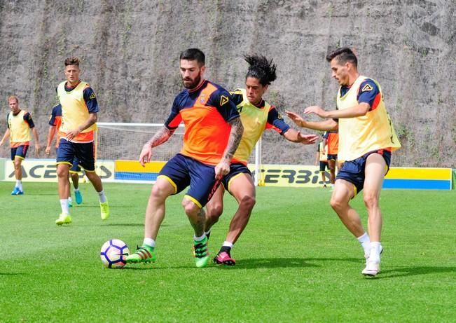 Entrenamienro de la UD Las Palmas previo a la ...