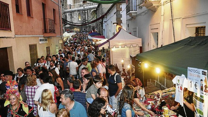 Artesanía y música abren hoy la programación del Martes Mayor