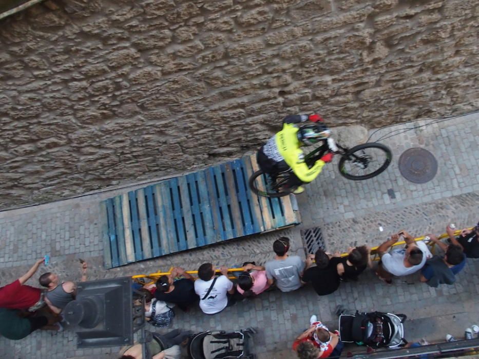 Un moment de l''Urban Downhill Show a la Pujada Sant Domènec
