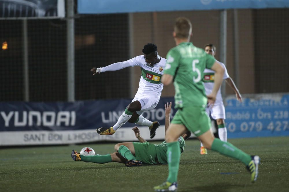 El Elche vence por la mínima en casa del Cornellà