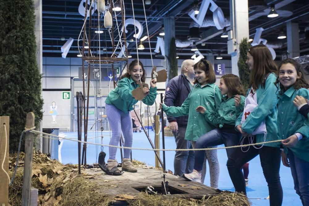 Cientos de niños y niñas disfrutan de Expojove 2019