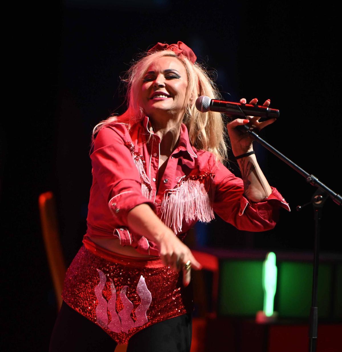 Silvia Superstar, durante la HematoGala en el auditorio Mar de Vigo. 6 noviembre 2025. Pablo Hernández Gamarra