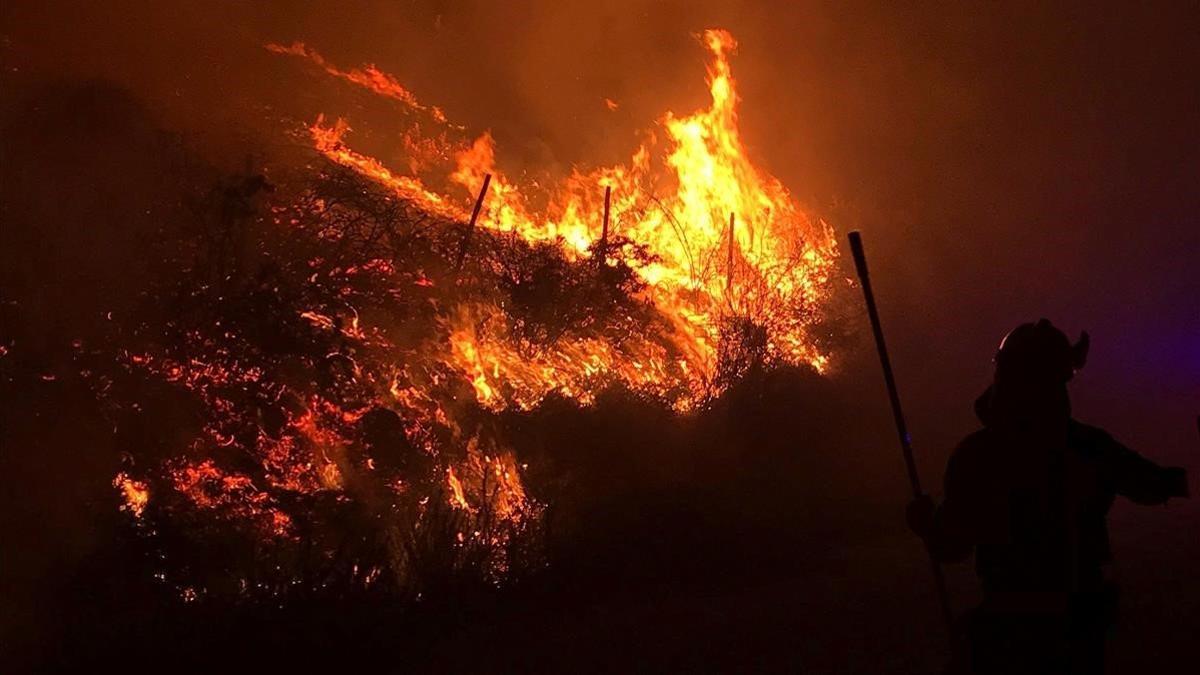 Imagen del incendio forestal en el municipio pontevedrés de Mondariz, que ha quemado 120 hectáreas