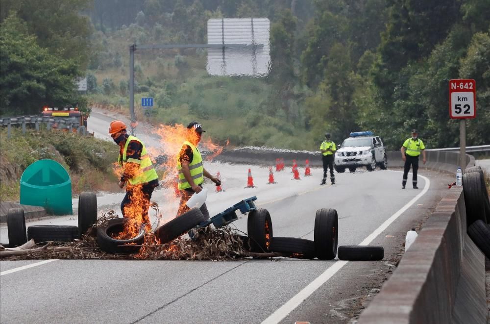 Protestas contra los despidos en Alcoa San Cibrao