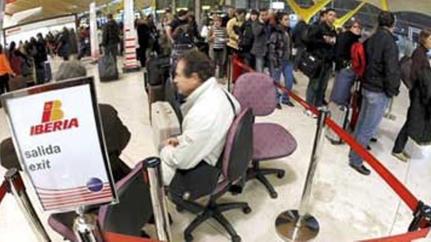 Los aeropuertos operan con normalidad, aunque presentan ligeros retrasos y cancelaciones