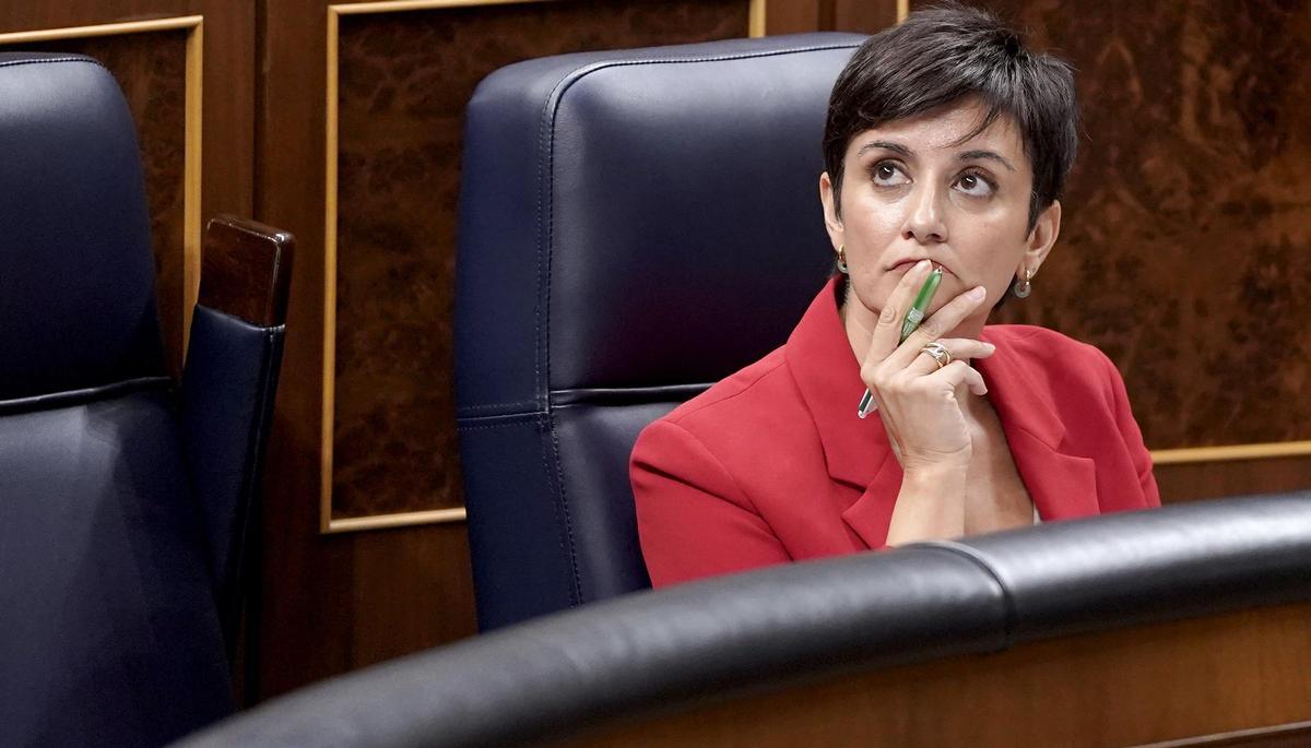 Isabel Rodríguez, ministra de Vivienda y Agenda Urbana, durante una sesión de control al Gobierno en el Congreso de los Diputados